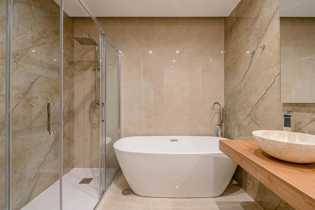 マドリードGran Via VI Calle Jacometrezo 2Br 2Bhアパートメント エクステリア 写真