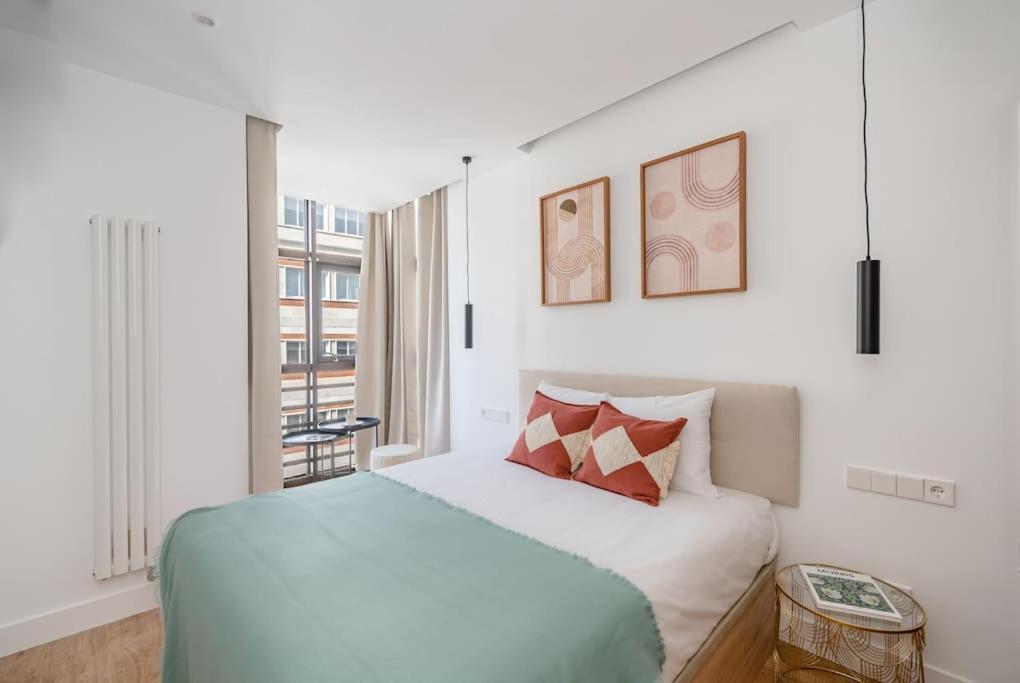 マドリードGran Via VI Calle Jacometrezo 2Br 2Bhアパートメント エクステリア 写真
